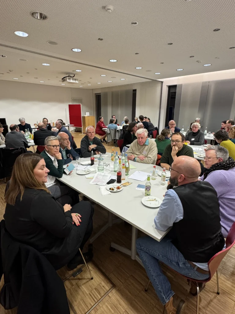 Offenes Tischgespräch