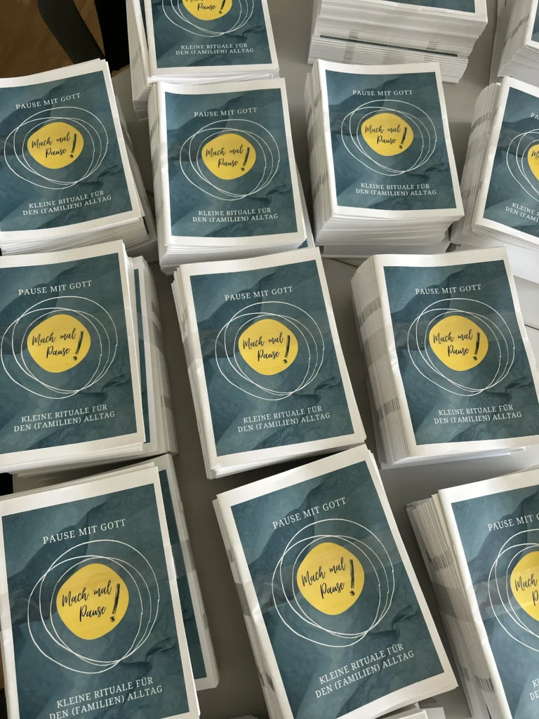 Unboxing Broschüren